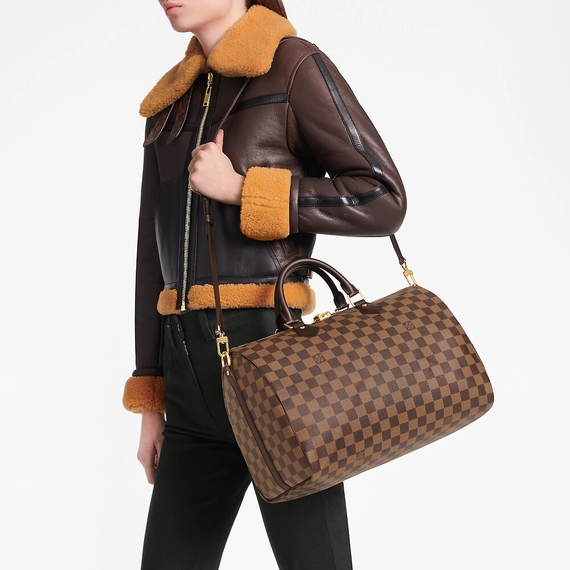 Fashionista Alert: Get Discount on Louis Vuitton Speedy Bandouliere 35!