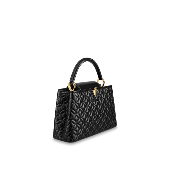 Look Stylish with the Bolsa Capucines PM for Women's!