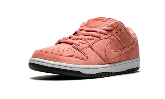 SB Dunk Low Pro - Pink Pig