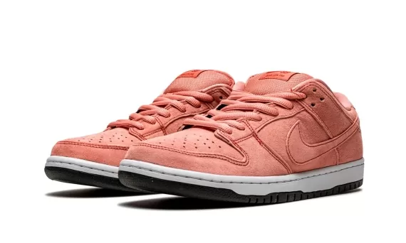 SB Dunk Low Pro - Pink Pig