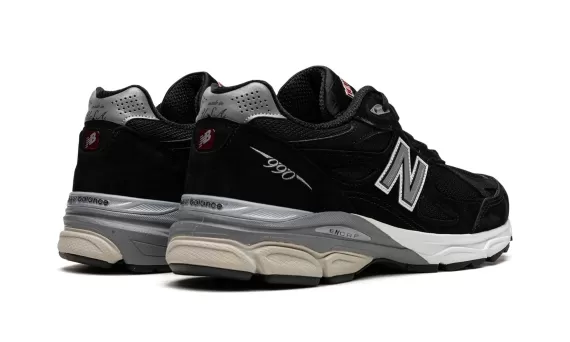 990V3 - Black / White